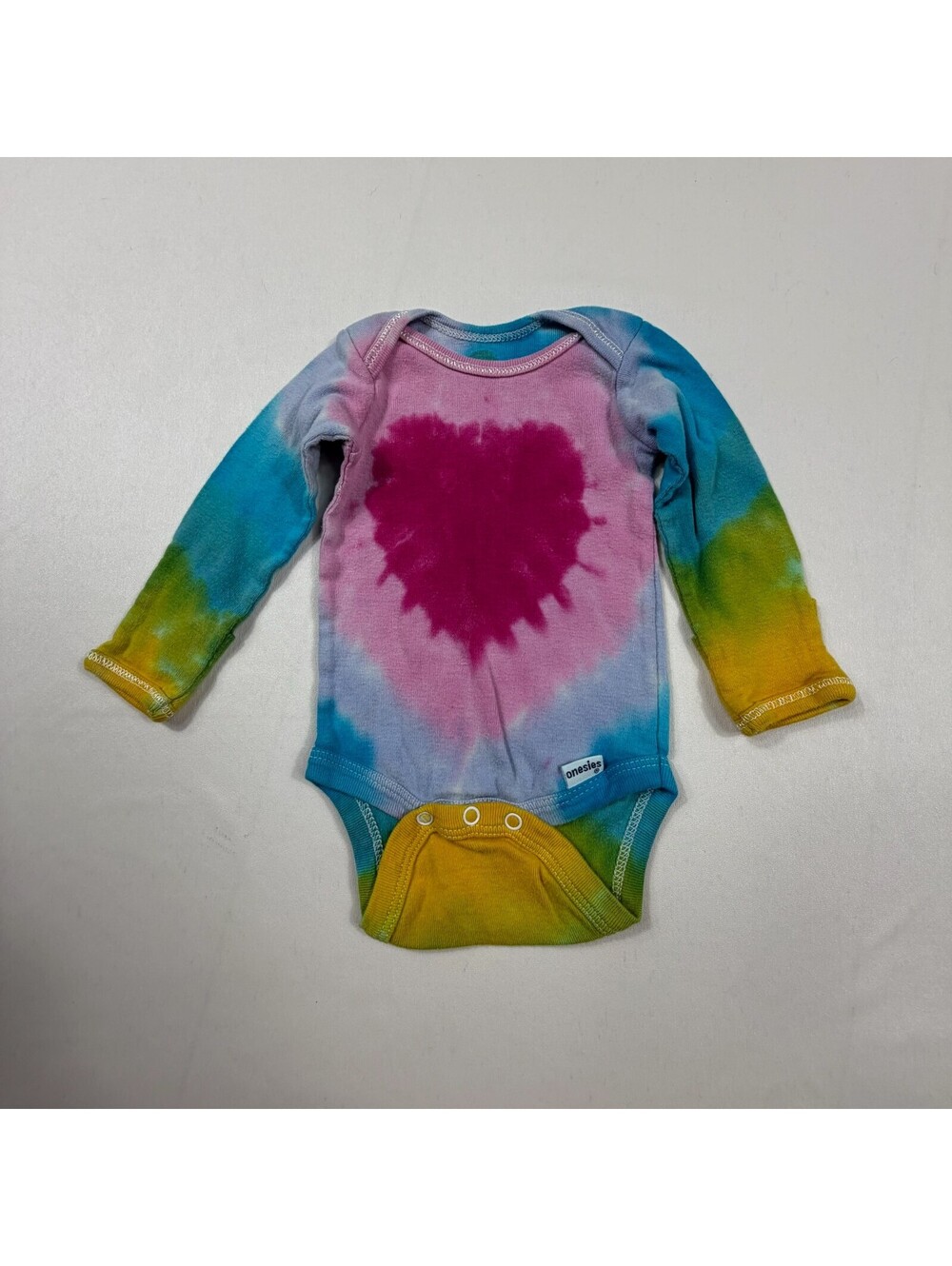 Tie-Dye Heart Pattern Long Sleeve Baby Onesie